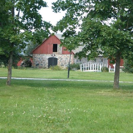 Sassi Talu Horsefarm Hotel Parnumaa Exterior photo